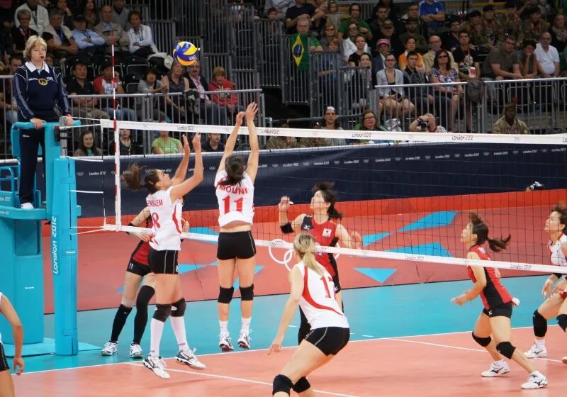 Chủ công (Outside Hitter - OH) – Mũi nhọn tấn công chủ lực