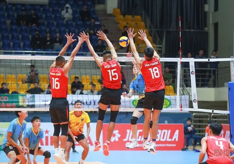 tứ kết bóng chuyền quốc gia