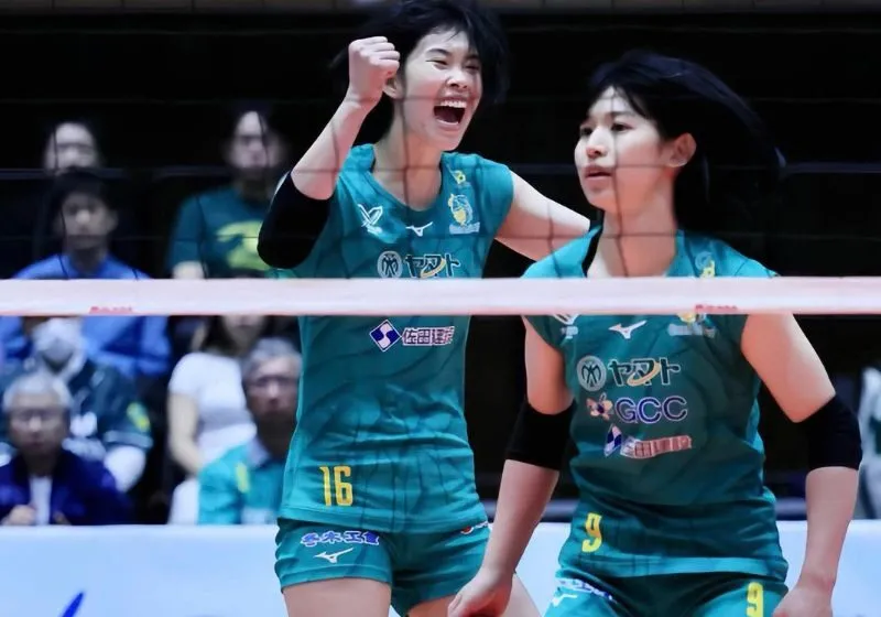 Trần Thị Thanh Thúy tỏa sáng rực rỡ